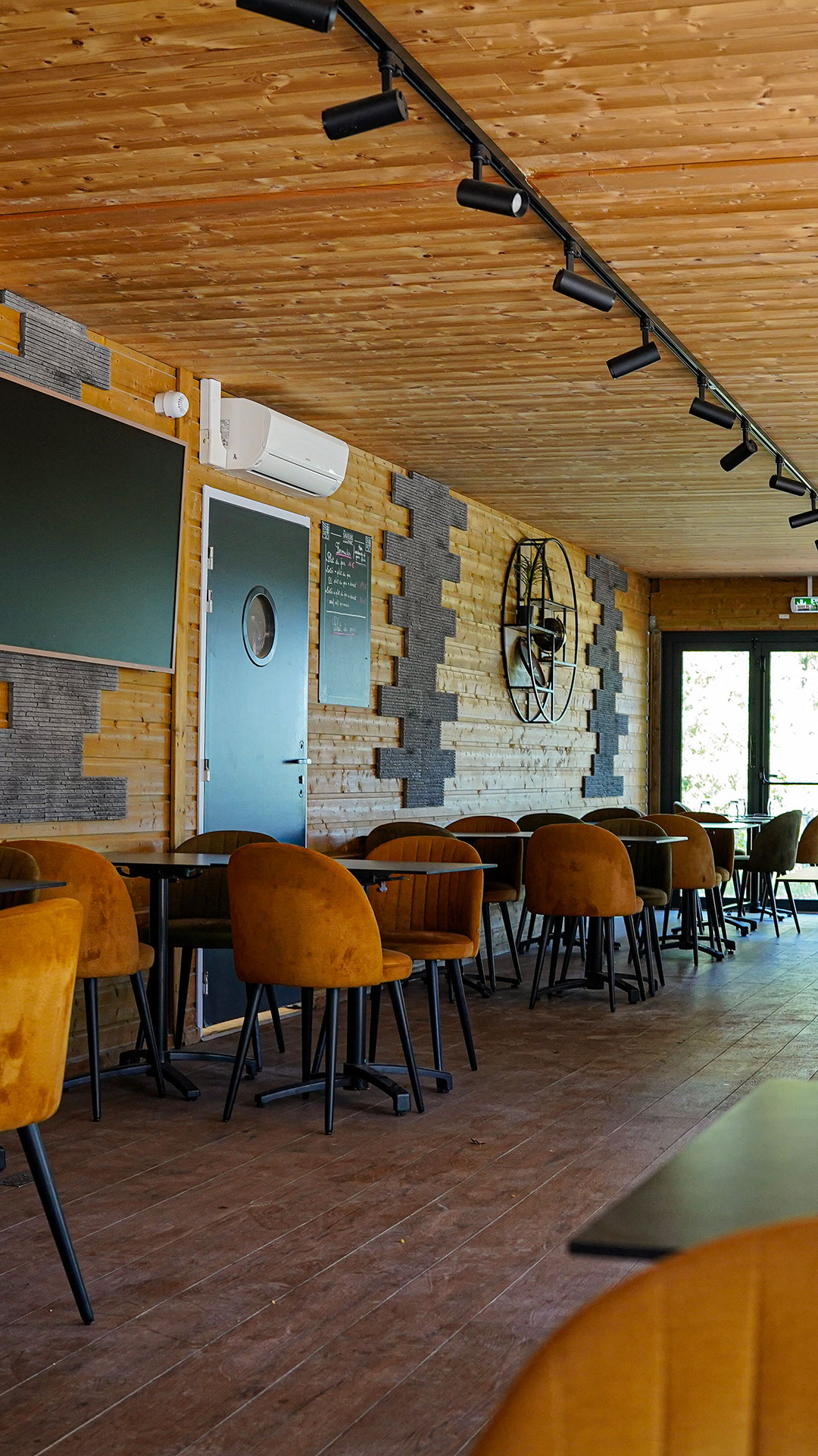 Intérieur du restaurant Les Saveurs du Grand Parc